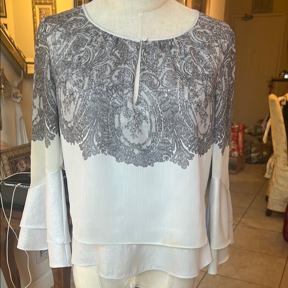 Elegant Gray Lace print Women's Top